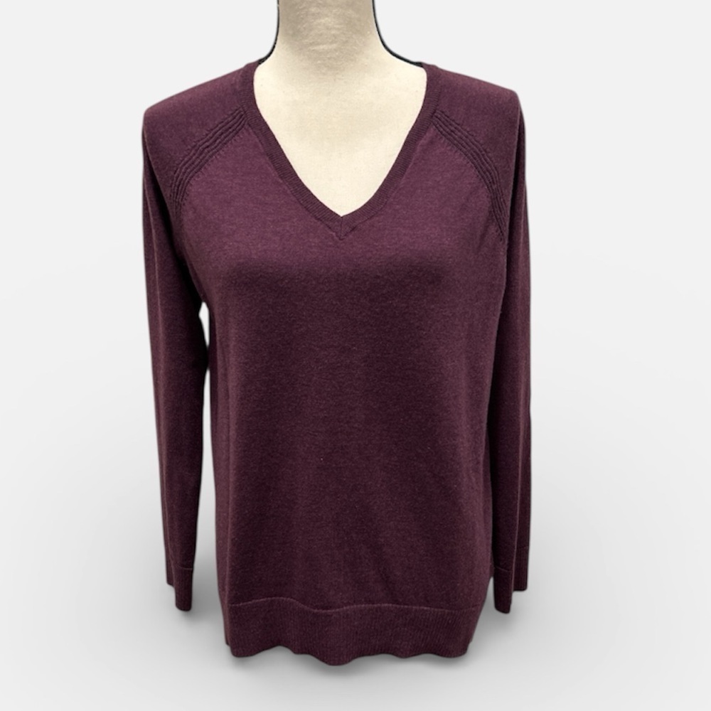 GAP Women's V-Neck Sweater - Rich Burgundy